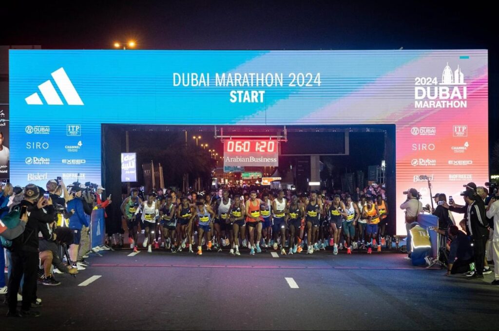 Participants in the Dubai Marathon beginning their race